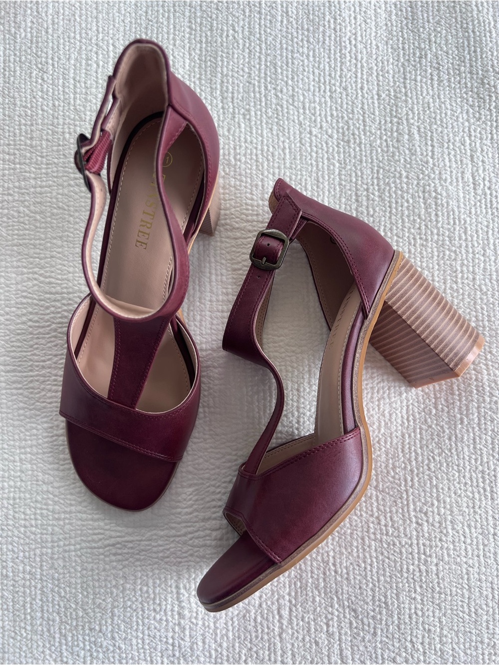 Tinstree NWT Women's Burgundy Plum Block Heel Sandals Ankle Strap T Strap Sz 11